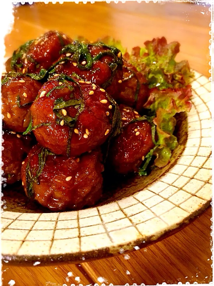 ひかりママ♡さんの料理 玉ねぎでカサ増し♪肉団子大葉ゴマまみれ♡おつまみに最高です(´∀｀)|みずほさん