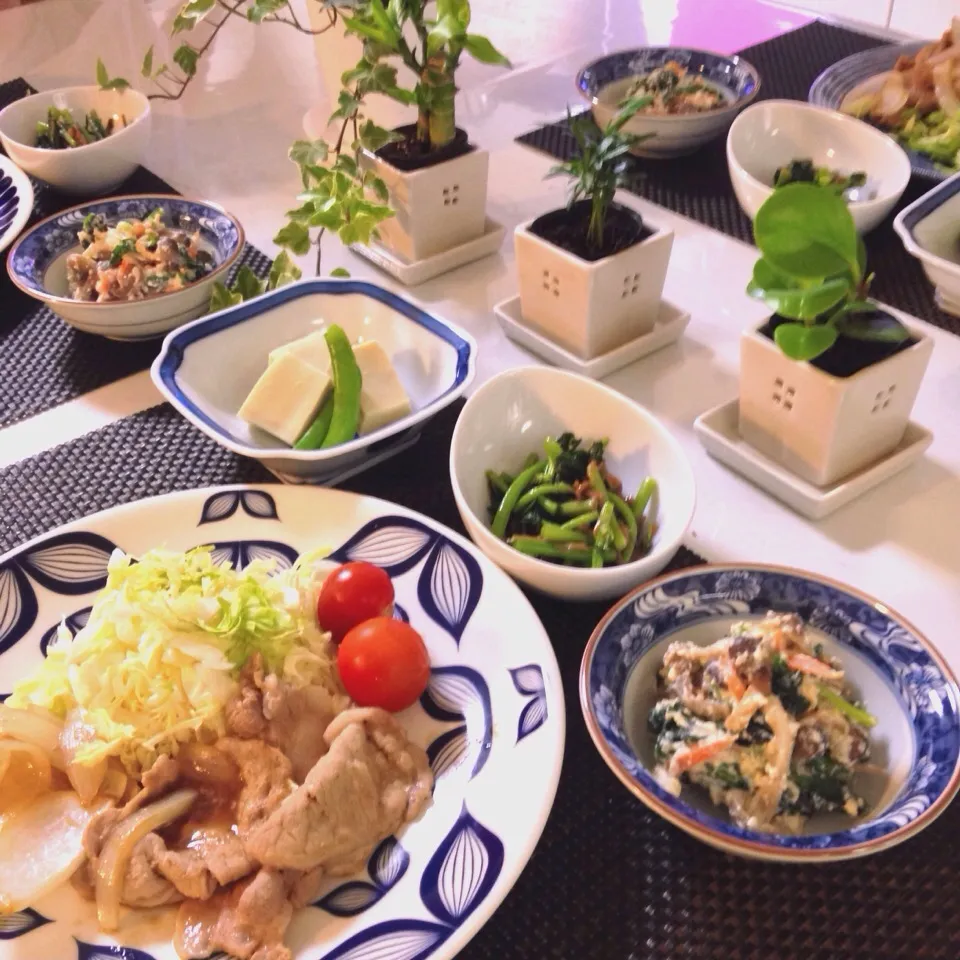 Snapdishの料理写真:白和え、みず（山形産）のおひたし、高野豆腐、豚肉の生姜焼き|あきさん