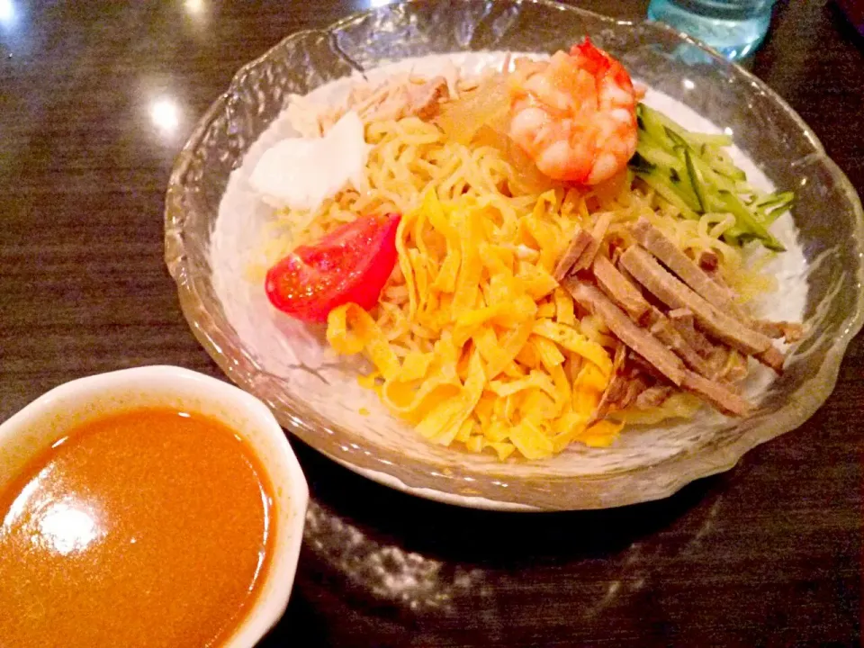 今年最初の冷やし中華は、福源居で。
胡麻タレ風味の冷やし中華を食べながら、月日の流れる速さを実感するのであります。
今夏は、どれだけ冷やし中華を食べるのかなぁ～
w(゜o゜)w|東京ライオンズさん