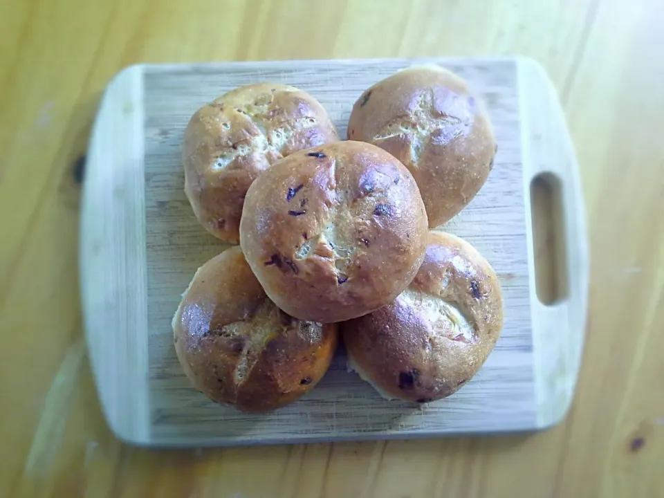 Snapdishの料理写真:Caramelized onion rolls|Fe's kitchenさん