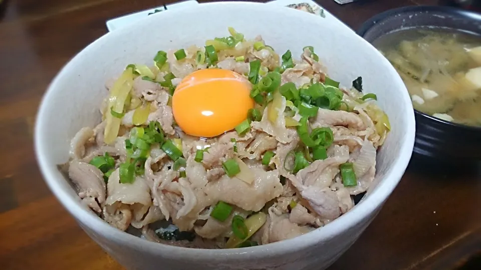 豚丼＆ゴーヤと玉子豆腐の味噌汁|大塩 貴弘さん