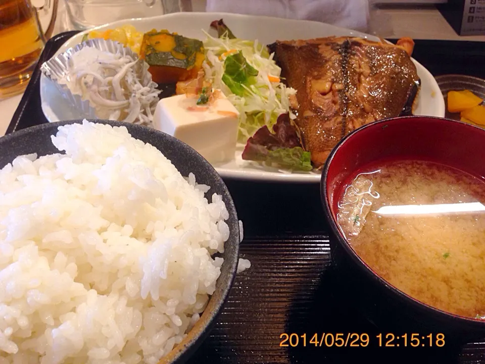 森ノ宮で、煮魚定食|コージ💫さん