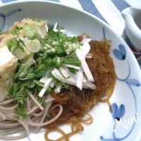 Snapdishの料理写真:糖質控えめ>^_^<ちゅるちゅるネバネバお蕎麦♪