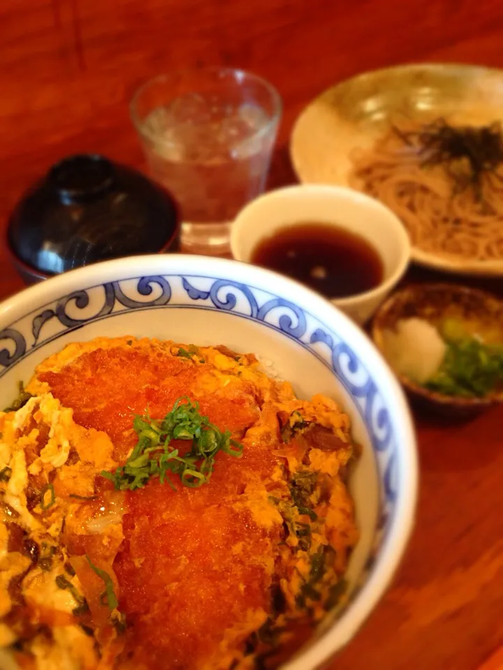 カツ丼ざるそばセット|たかさん