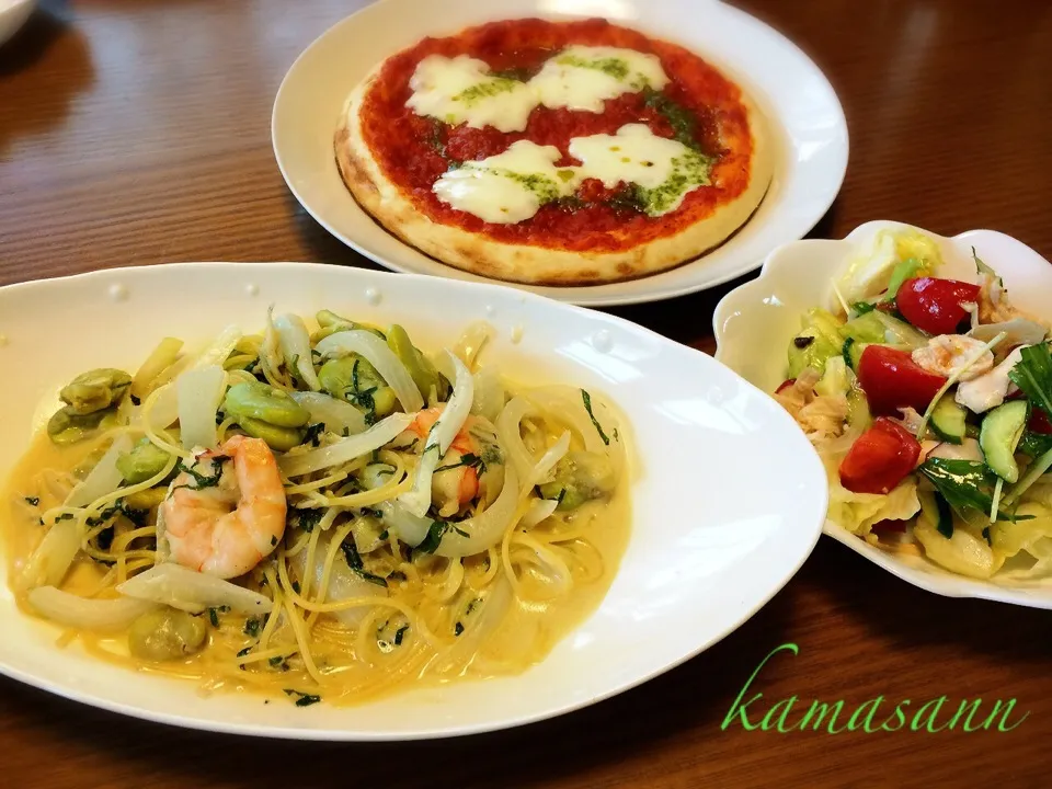 Kentaro Kayamaさんの料理 今日のまかない「THE 春菊🌿」 のソースで、海老と空豆と新玉ねぎのパスタ🍝|かまさん