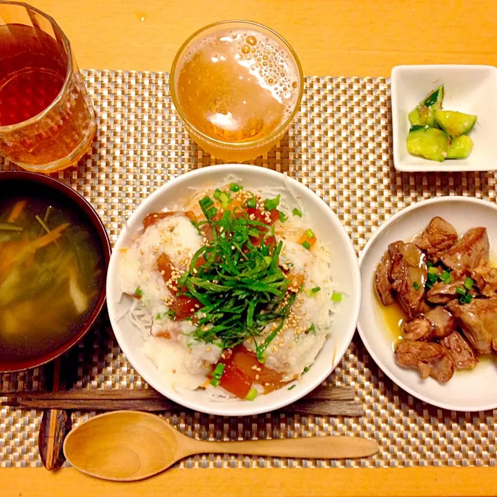 漬け八町の海鮮丼 鶏肝とココロのコンフィ 有機胡瓜の塩麹和え お味噌汁|中西 ツヨシさん