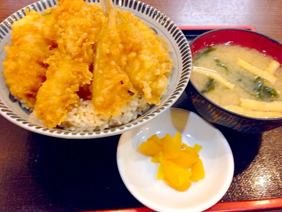 ミックス天丼550円|肉大好きさん