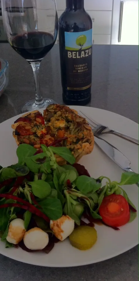 Salad and quiche with red wine and balsamic vinegar xx|🍓Jolejo🍓さん