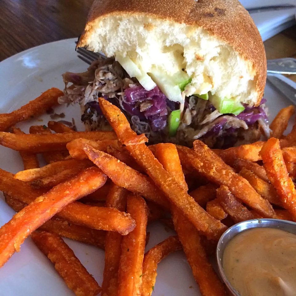 Duck Confit Sandwich and Sweet Potato Fries|Corrina Angelさん