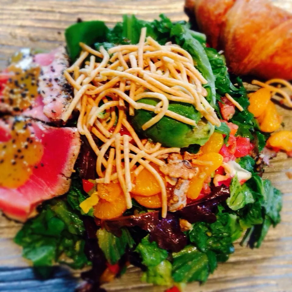 Seared Ahi Tuna Salad|Maria Schlossbergさん