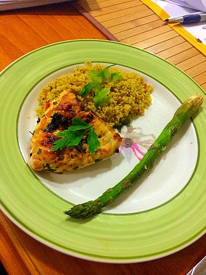 Spicy chicken with cous cous and asparagus|Kellieさん