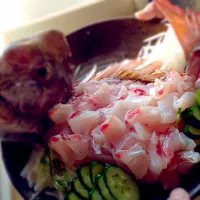 Snapdishの料理写真:パパが釣った鯛〜|あいちゃんさん