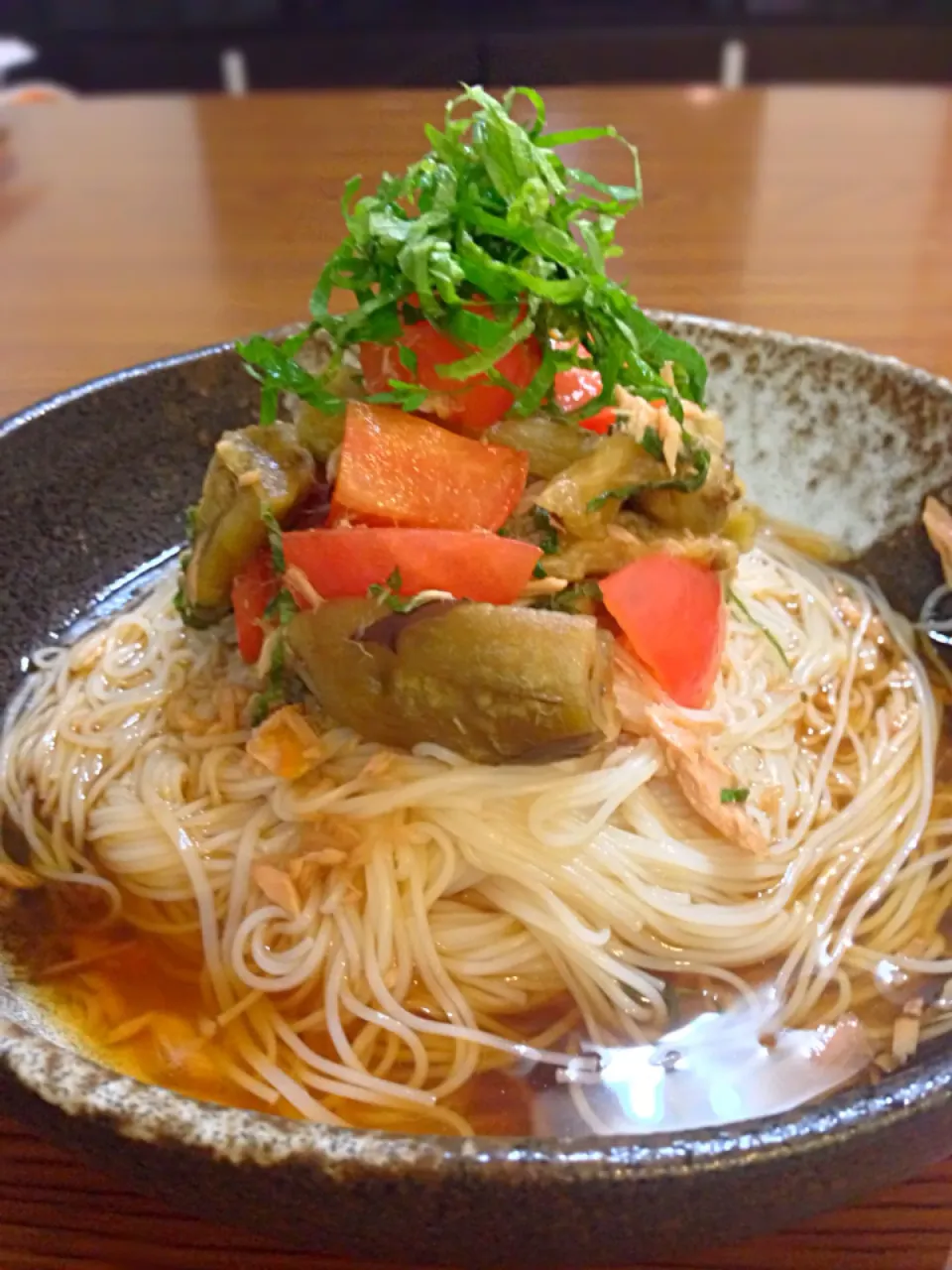 Snapdishの料理写真:⭐️焼きなすとトマトのそうめん|よっちぃさん