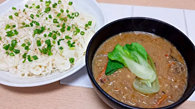 そうめんレシピ第３段!!!
自家製坦々だれのつけめん風そうめん(°▽°)|くーさんさん