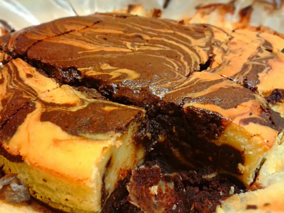 Marbled brownie cheesecake!|Julie Tranさん