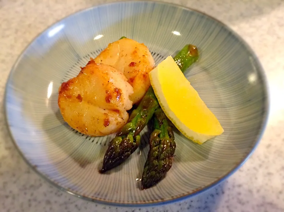 BuTTerEd ScaLLoPs anD AsPaRaguS..|GeMzKiTchさん