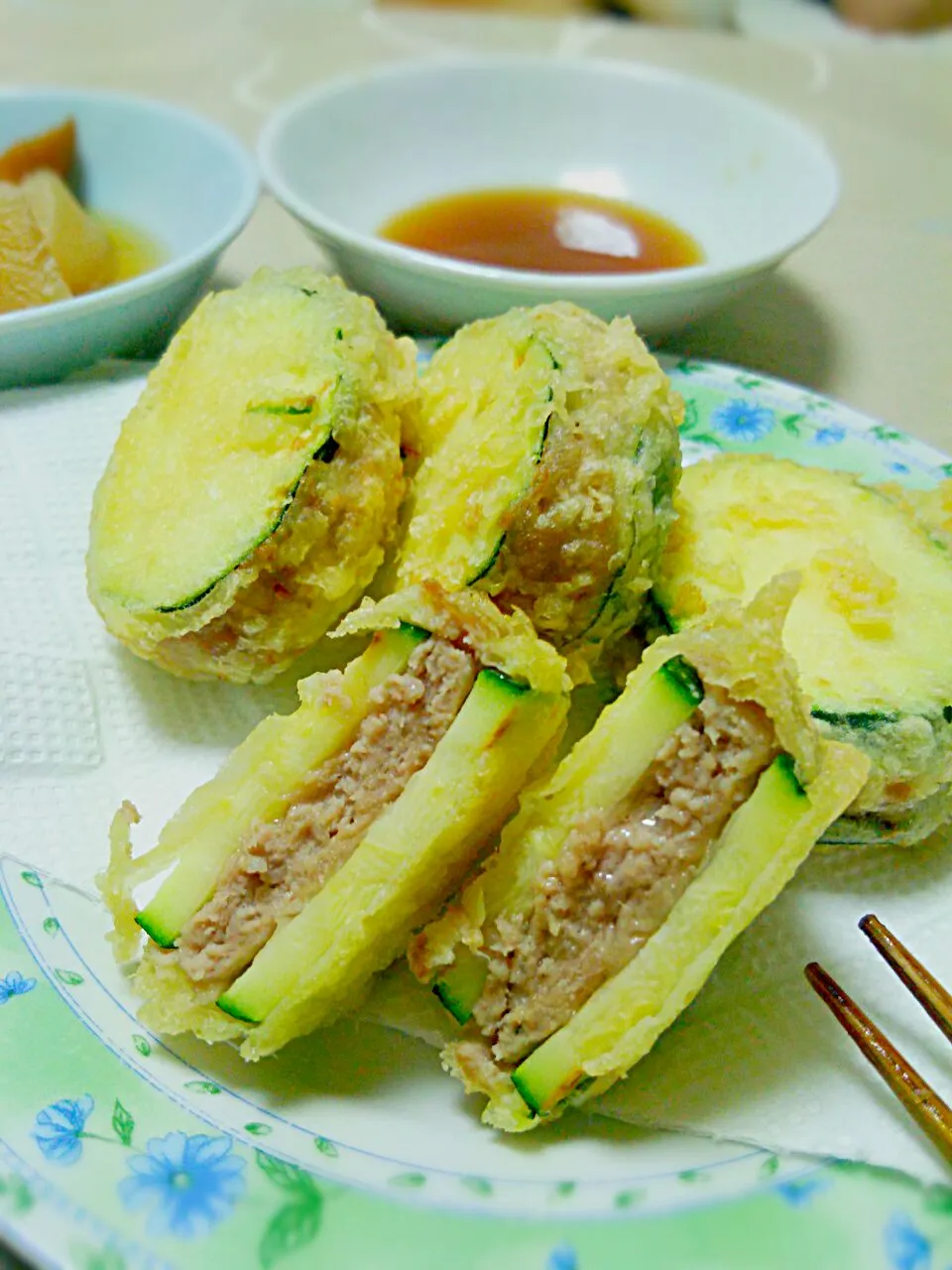 ズッキーニの挽き肉はさみ揚げ✨|ちはるさん