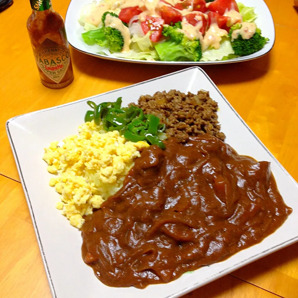 3日目のカレーとスパイシー挽肉の三色丼|カウンター嬢さん