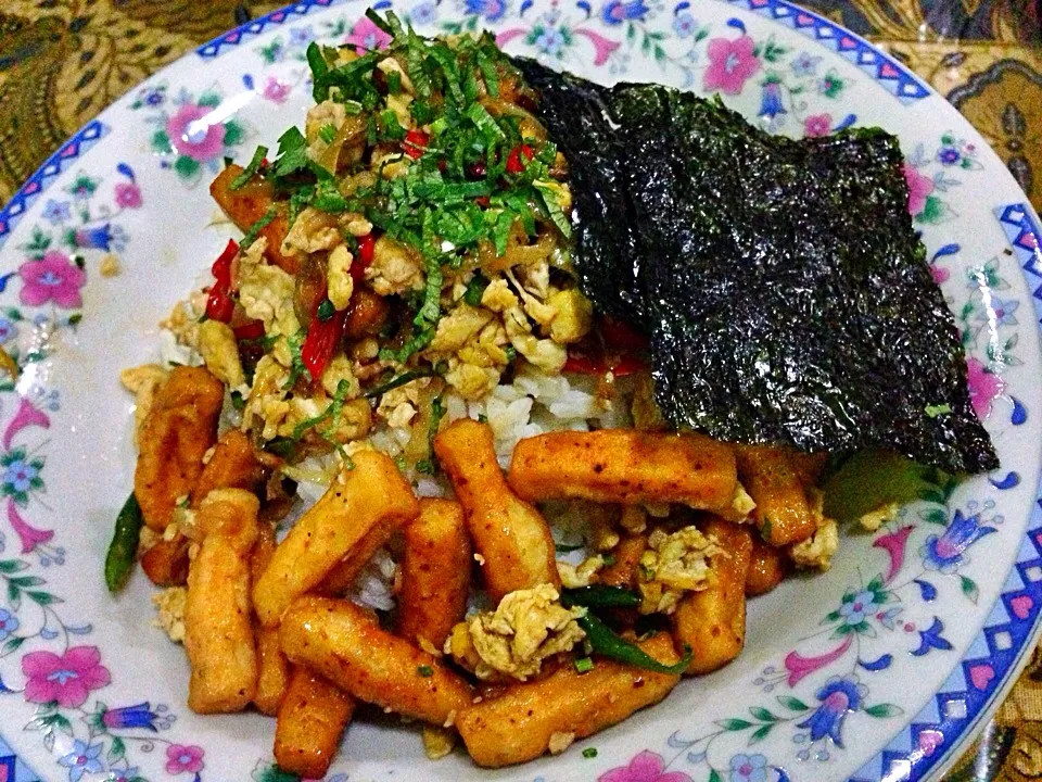 Snapdishの料理写真:Tofu sticks with scrambled eggs oyster sauce and nori|Er Li Liyaさん