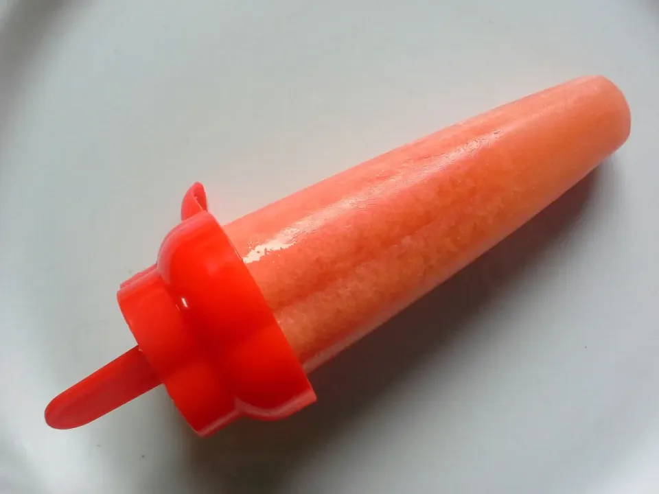 Watermelon and coconut milk popsicle|Fe's kitchenさん