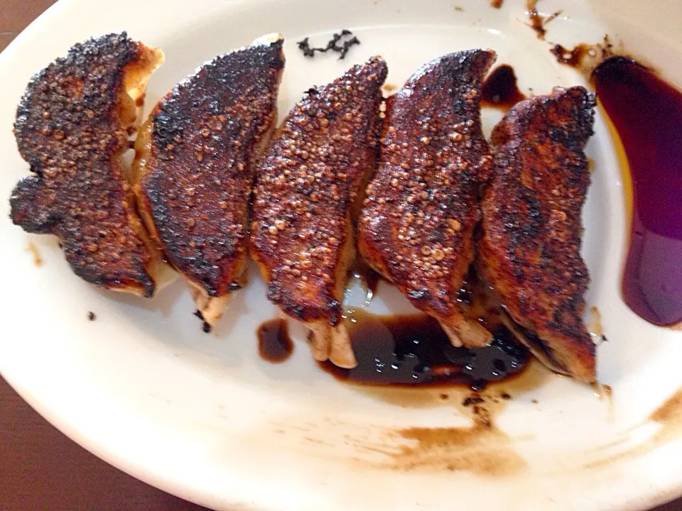 お客さん、焼き過ぎちゃった💦の安城 大岩亭 餃子|あつしさん