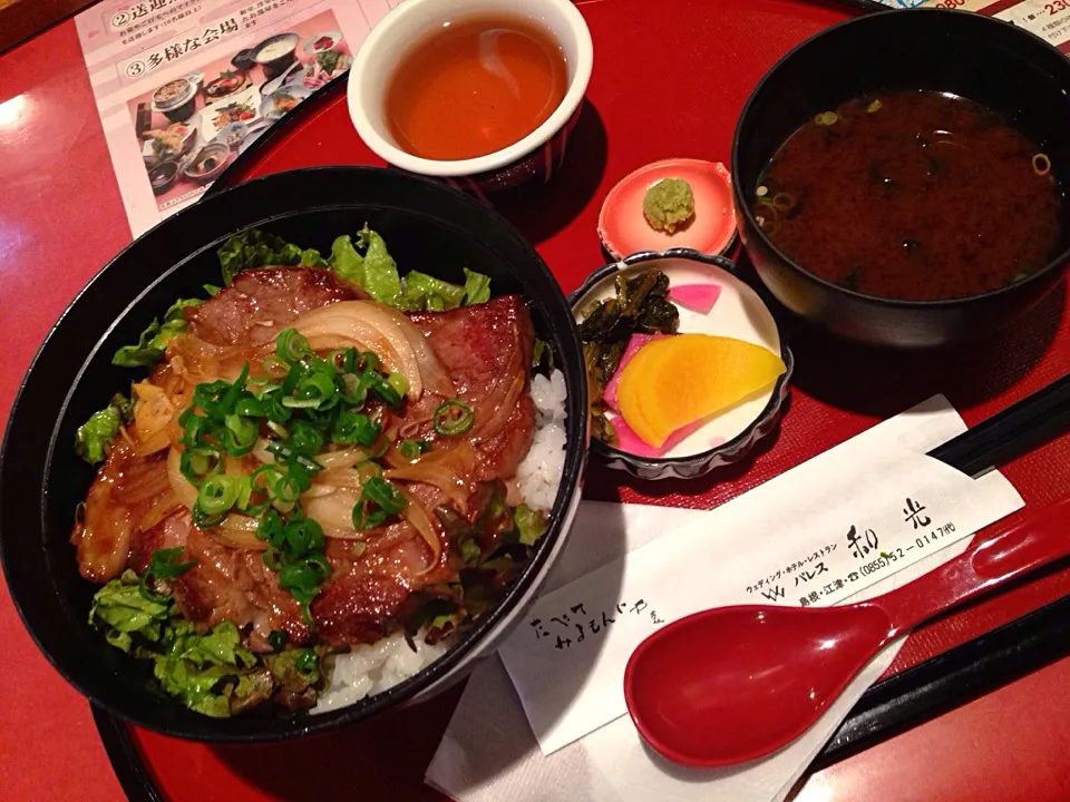 和牛ステーキ丼|ピンコさん