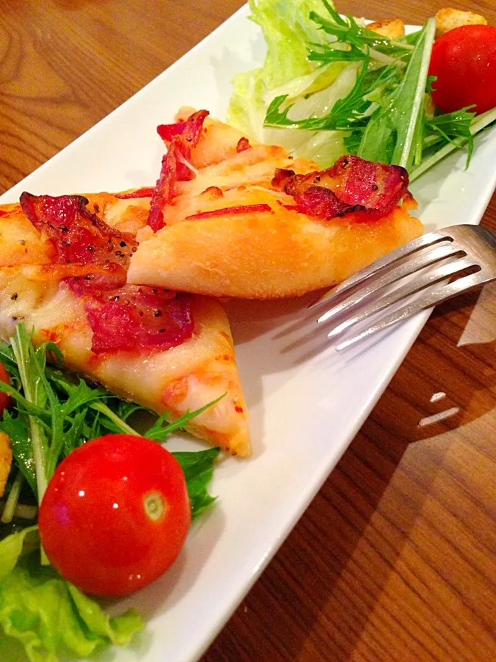 ペッパーベーコンピザ🍕|sampさん