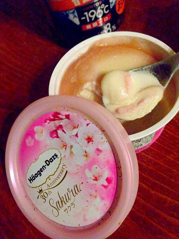 Häagen-Dazs Sakura🌸ﾊｰｹﾞﾝﾀﾞｯﾂ 桜|🌈Ami🍻さん