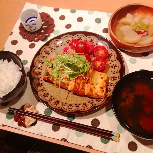 Snapdishの料理写真:お豆腐ステーキと、大根とベーコンのコンソメ煮|かぴこさん