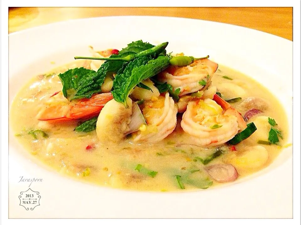 Snapdishの料理写真:ยำมังคุดกุ้งกะทิ : Mangosteen coconut  milk spicy fruit salad with  shrimps.|Jaraspornさん