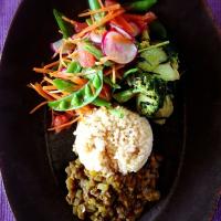 緑レンズ豆と大根のカレー、人参サラダ、青梗菜とブロッコリーのひじき胡麻味噌和え