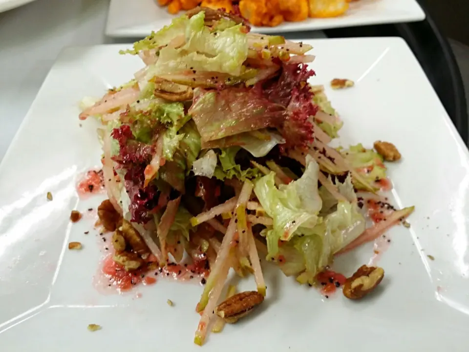 Snapdishの料理写真:Lola Rosa salad|Thomas Chiassonさん