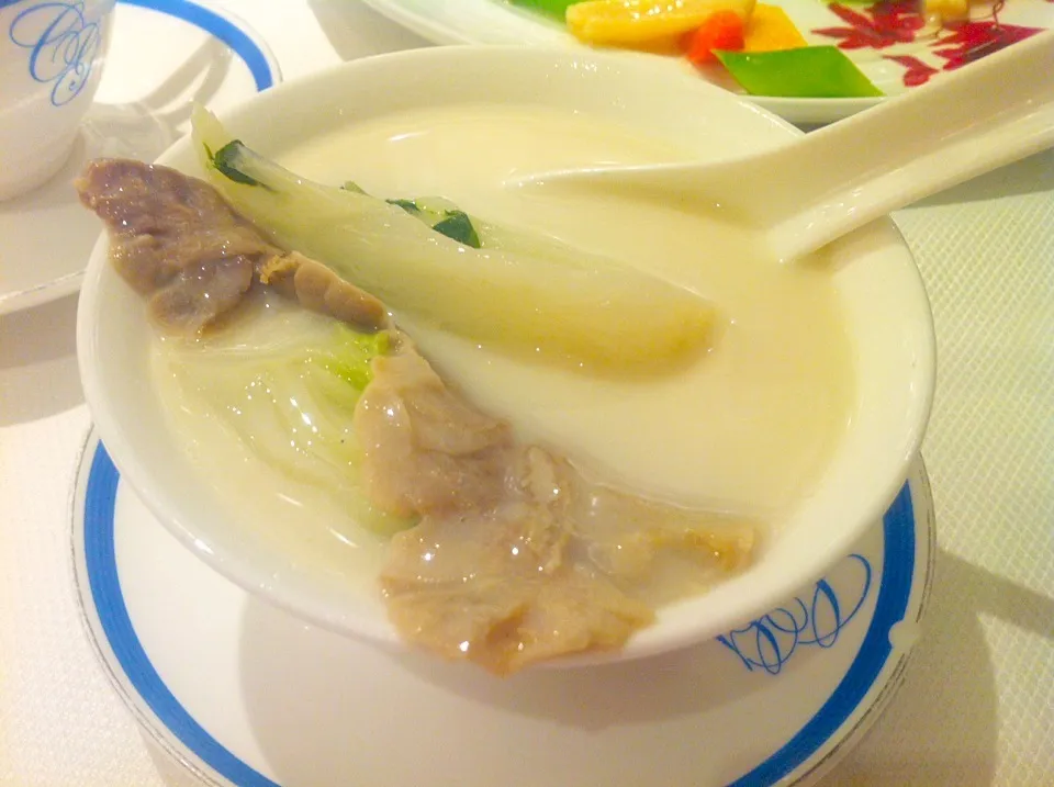 Double-boiled pig lung soup with almond juice|skyblueさん