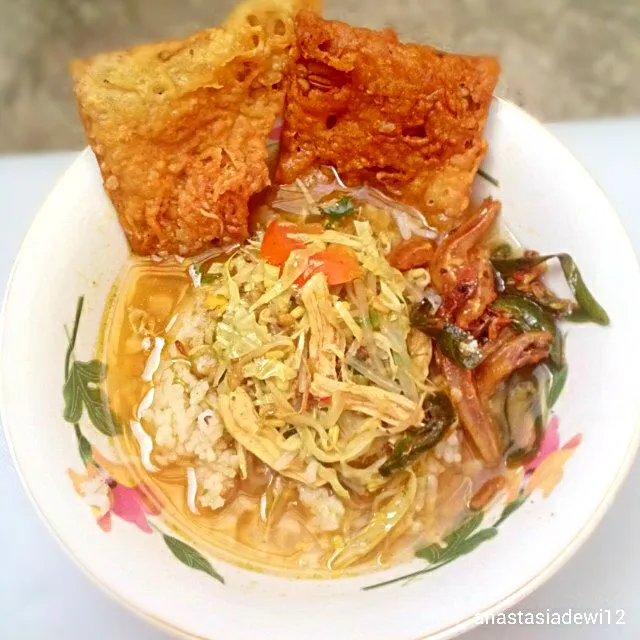 Snapdishの料理写真:Soto Ayam, Keripik Tempe, & Sambal Teri.|Anastasia Dewiさん