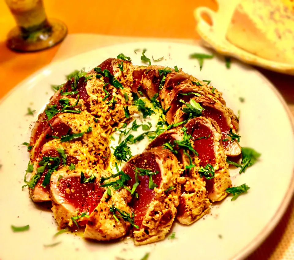 Seared lightly marinated and pepper crusted bonito|Kirk Awiamさん