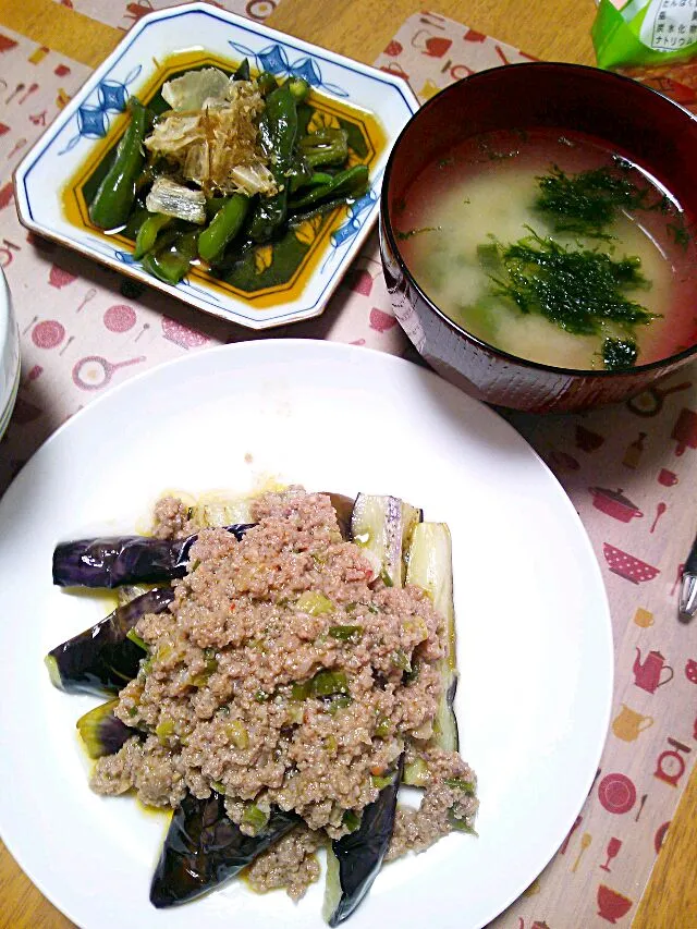 Snapdishの料理写真:５月3１日 揚げなすのピリ辛肉みそがけ ピーマンの炒め煮 お味噌汁|いもこ。さん