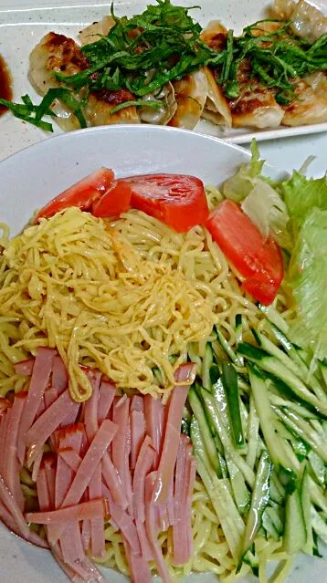 冷やし胡麻ラーメン・餃子しそのっけ|天野めぐみさん