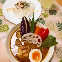 Snapdishの料理写真:野菜たっぷりスープカレー♡|ベリーさん