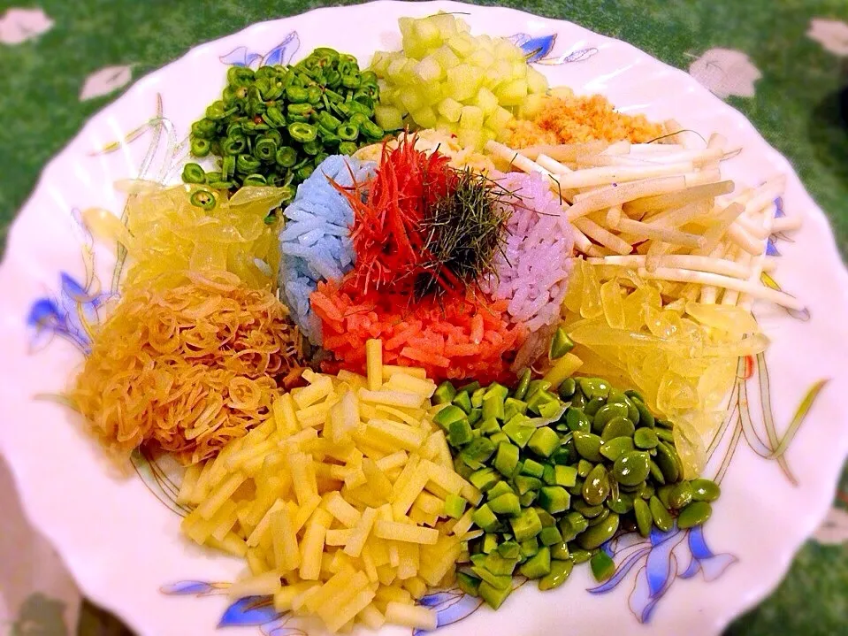 Snapdishの料理写真:Thai Natural Spice Rice ข้าวยำชาววัง|nicky tangさん