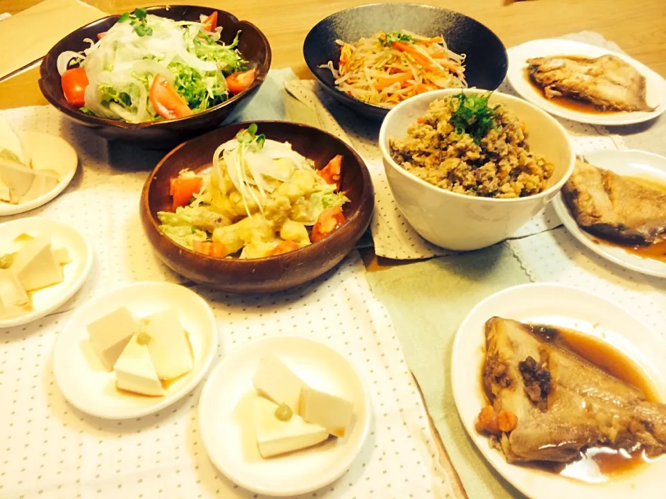 Snapdishの料理写真:＊薄甘やさしい味のカレイの煮付け＊|ちょこあや＊*さん