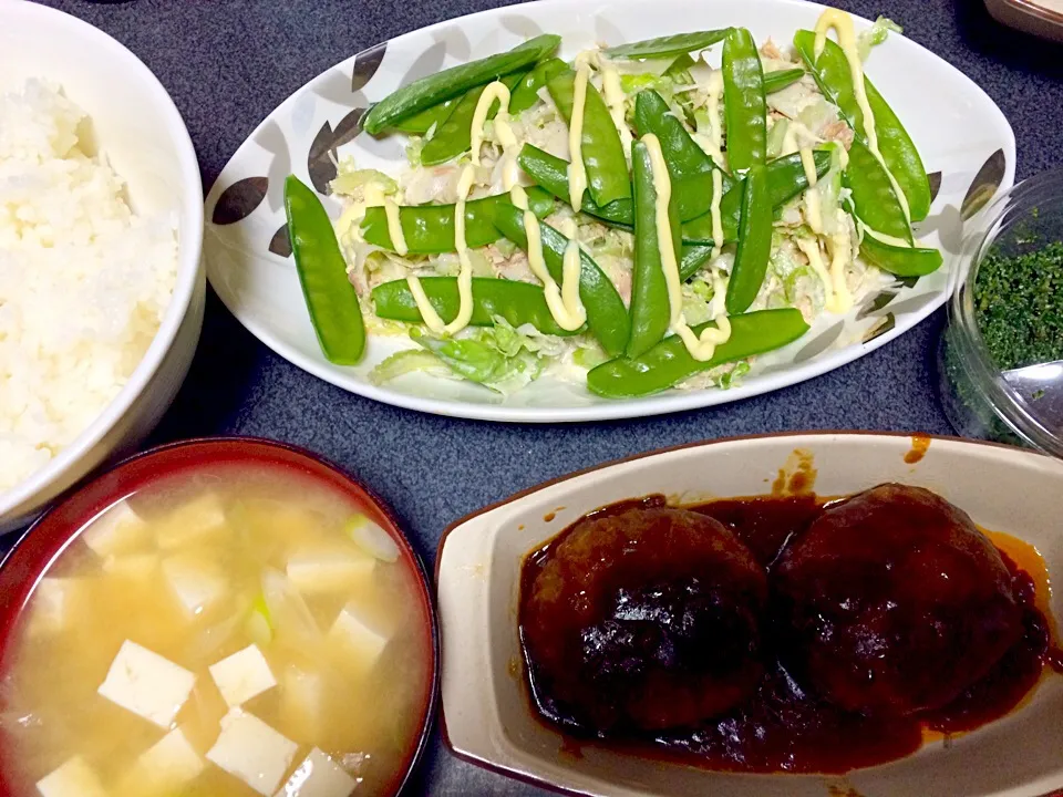 Snapdishの料理写真:山椒の塩もみ、豆腐ネギ味噌汁、きぬさやツナセロリサラダ、白米、チーズinハンバーグ|ms903さん