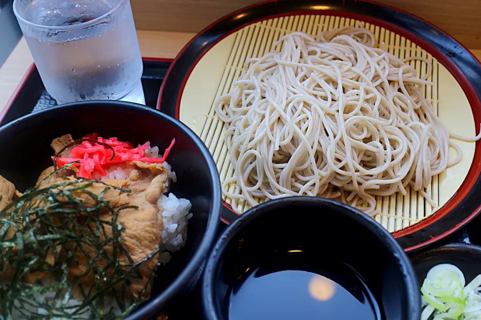 豚丼もりそばセット|マハロ菊池さん