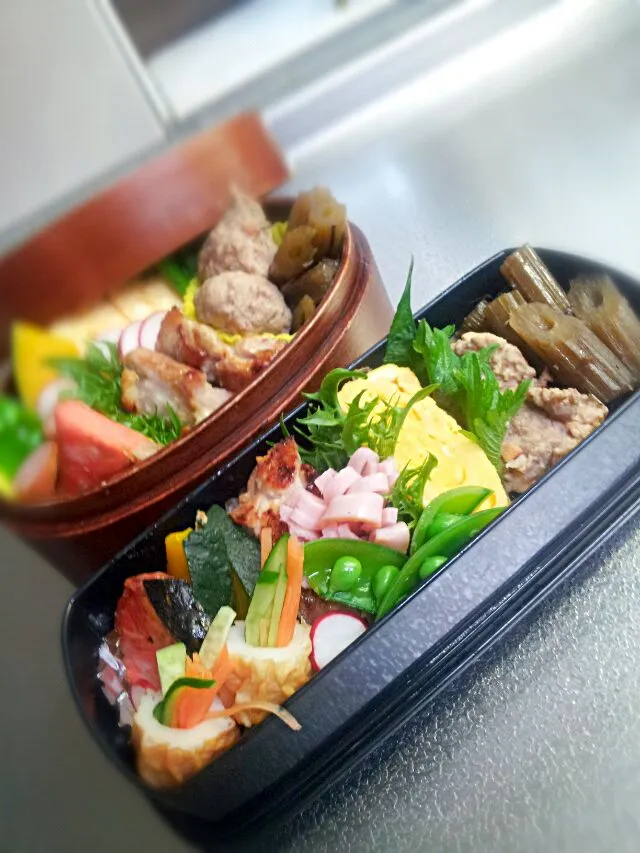 Snapdishの料理写真:《月曜日のお弁当》

・ふき、鶏つくねの煮物
・米麹漬け鶏肉ソテー
・鮭焼き
・だし巻き玉子
・温野菜→カボチャ、スナップエンドウ

ｲﾃﾗ━━━ヾ(*･ω･*)━━━ｯｼｬｲ!♥|藤田 まり子さん