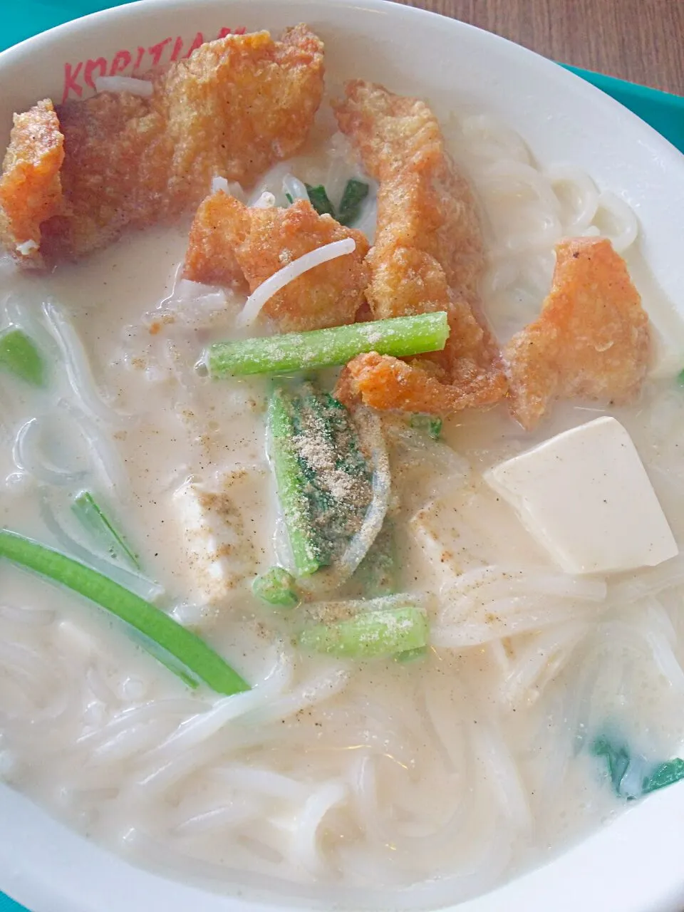 🐟Fried Fish Soup with condensed milk + thick noodles🐟|🌷lynnlicious🌷さん