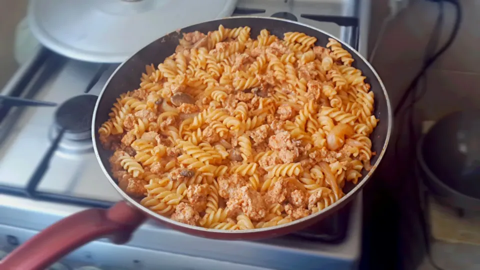 Pasta with minced meat and mushrooms 😍|Hanny Levyさん