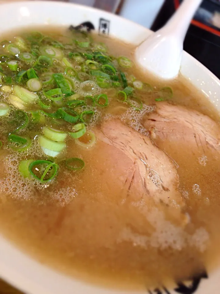 Snapdishの料理写真:とんこつラーメン|Mutyoさん