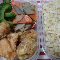 鳥唐揚げとゴーヤのお浸しのお弁当|Keiko  Itoさん