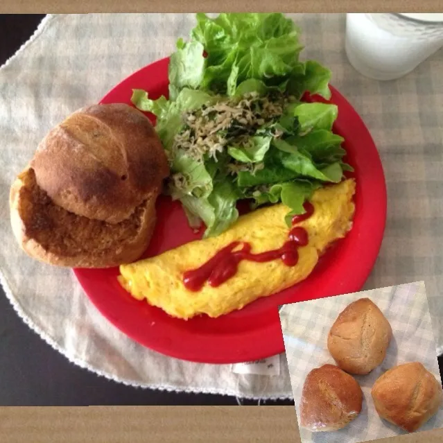 ふかふかプルーンピューレパンでおひとり様ランチ|くまさん