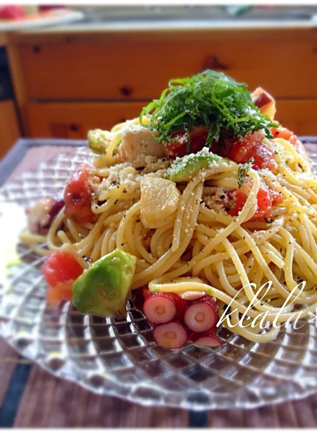 簡単麺つゆdeタコ🐙とトマト🍅とアボカドの冷製パスタ❤️|くららさん