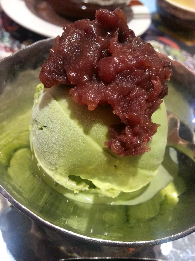 Green tea ice cream with red bean paste|hakubaraさん